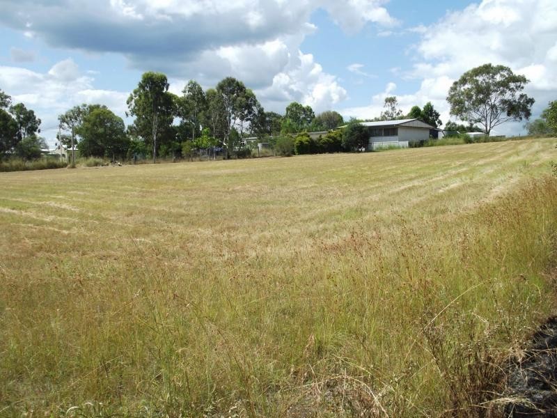 17 Queen Street, Dallarnil QLD 4621