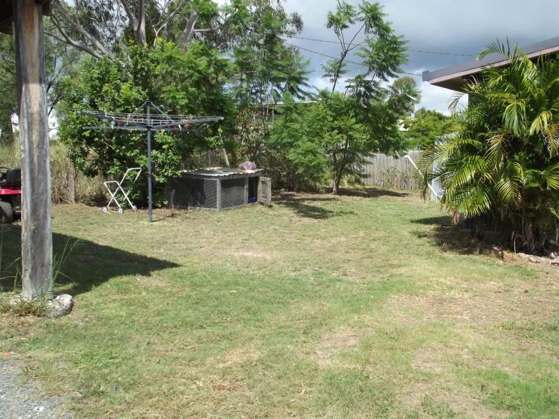 17 Queen Street, Dallarnil QLD 4621