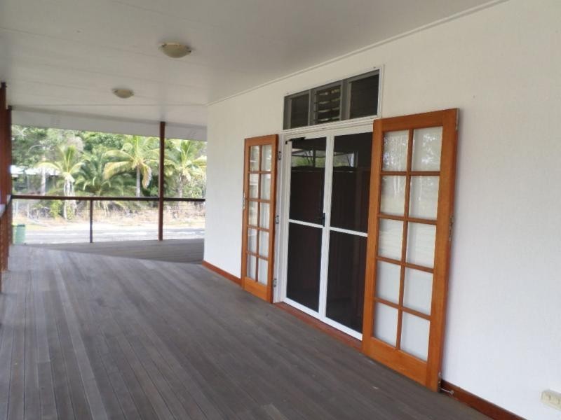 8 Charlton Street, Buxton QLD 4660