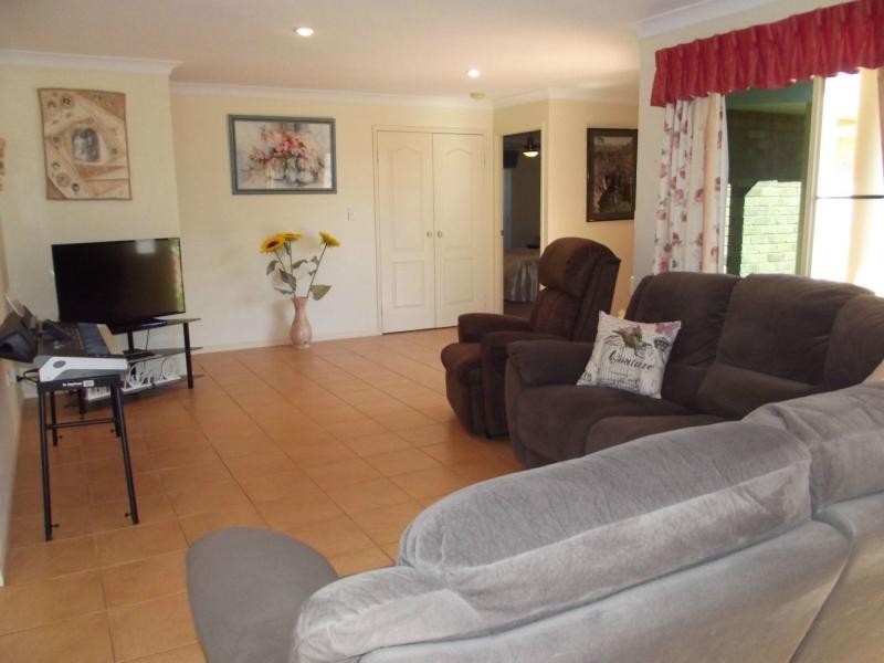 33 Broadhurst Street, Childers QLD 4660