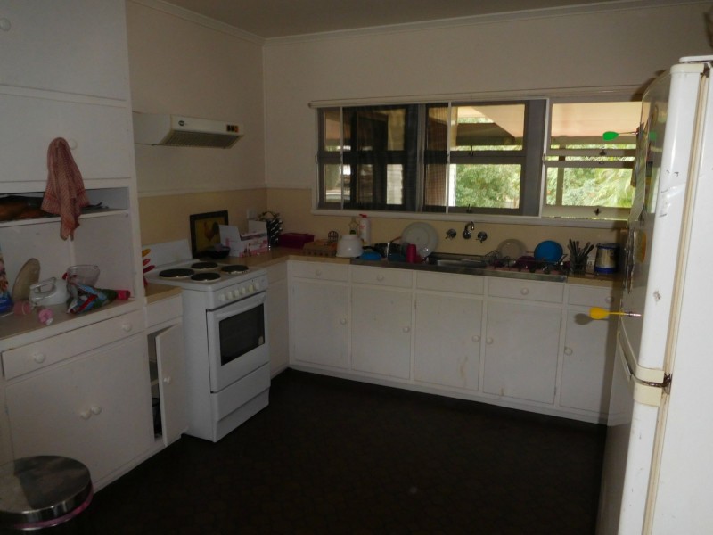 3 Cevn Street, Childers QLD 4660