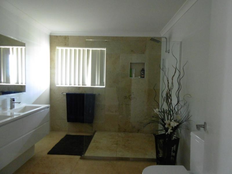 Isis Central QLD 4660