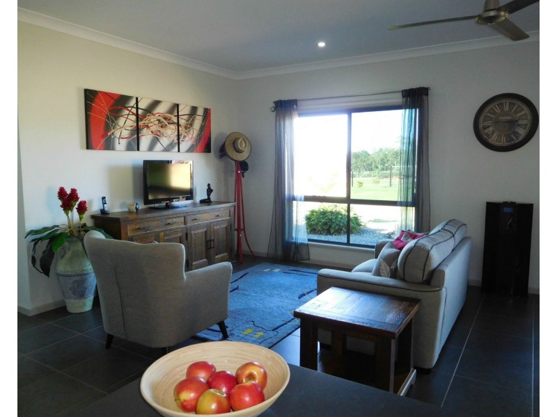 125 Park Avenue, Childers QLD 4660