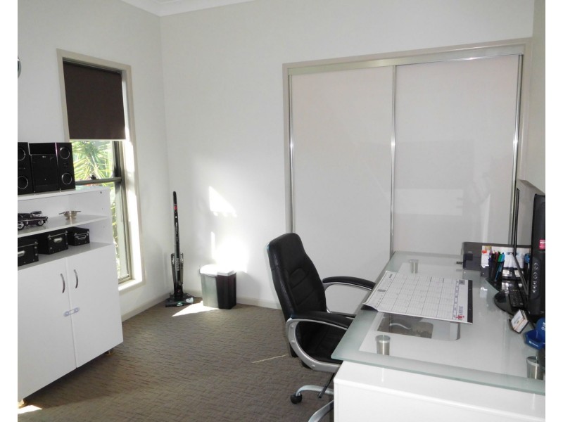 125 Park Avenue, Childers QLD 4660