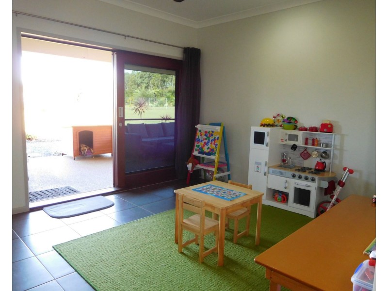 125 Park Avenue, Childers QLD 4660