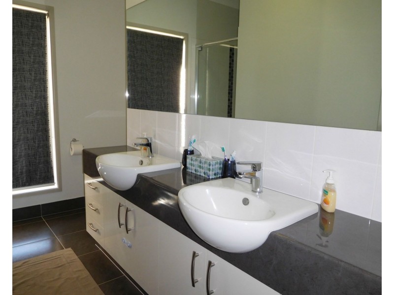 125 Park Avenue, Childers QLD 4660
