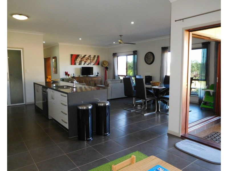 125 Park Avenue, Childers QLD 4660