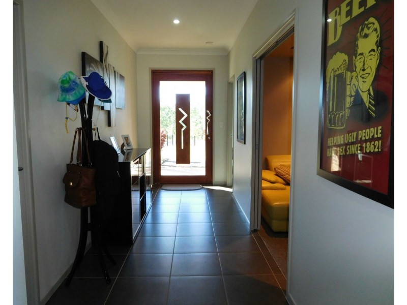125 Park Avenue, Childers QLD 4660