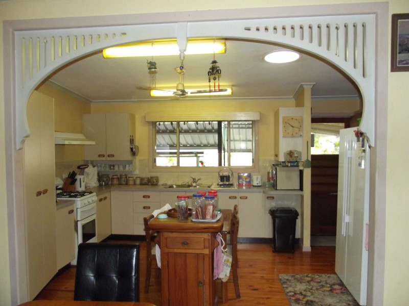 16 Little Main Street, Dallarnil QLD 4621
