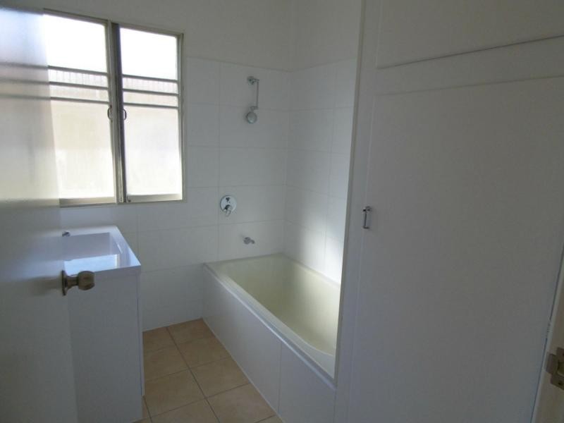 8 Ridgway Street, Childers QLD 4660