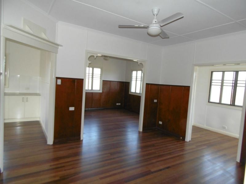 8 Ridgway Street, Childers QLD 4660