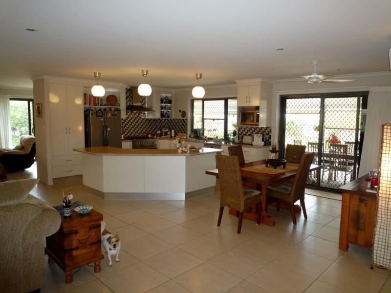 2 Honeyeater Court, Woodgate QLD 4660