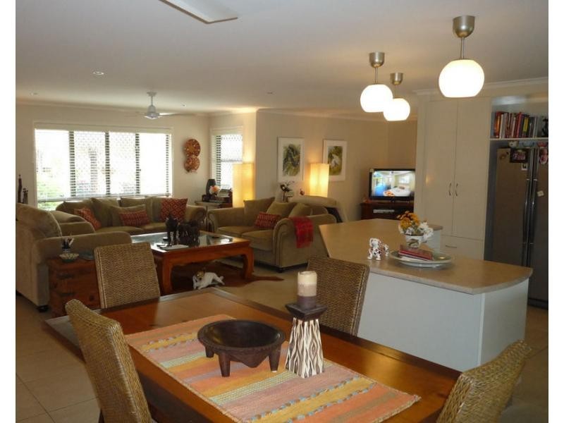 2 Honeyeater Court, Woodgate QLD 4660