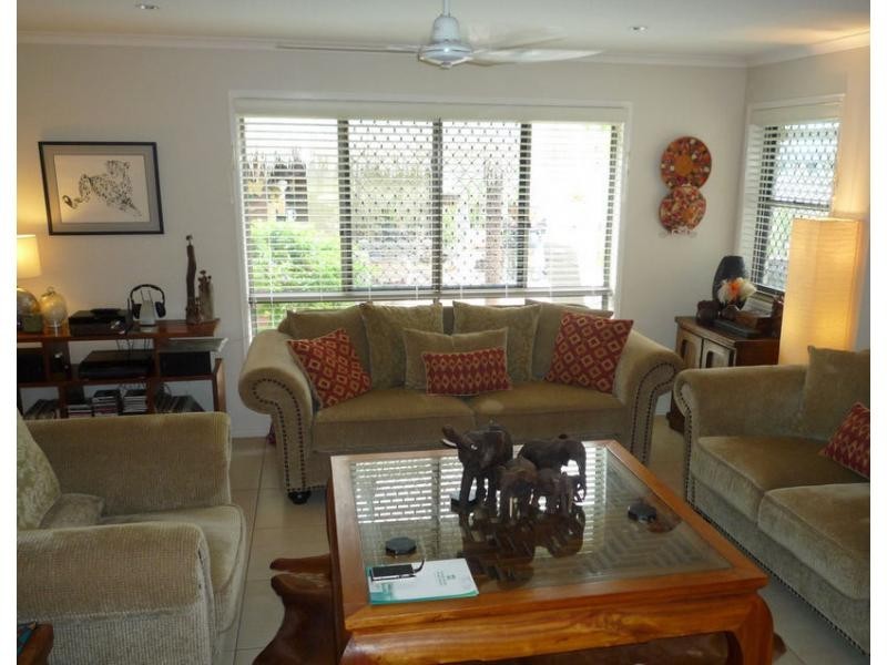 2 Honeyeater Court, Woodgate QLD 4660