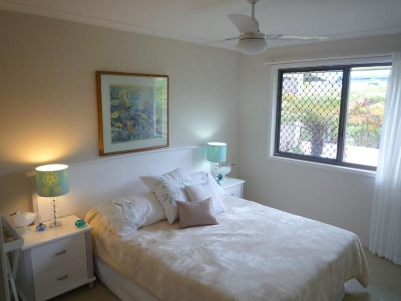 2 Honeyeater Court, Woodgate QLD 4660