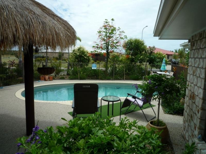 2 Honeyeater Court, Woodgate QLD 4660