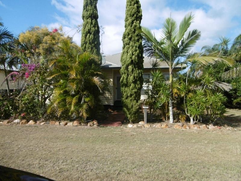 30 Churchill Street, Childers QLD 4660