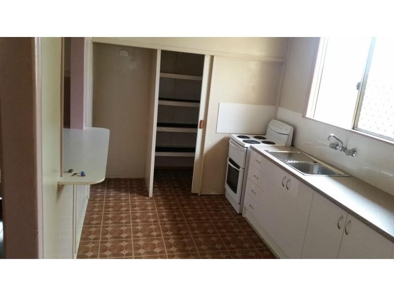 30 Churchill Street, Childers QLD 4660