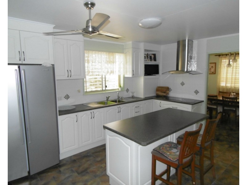 6 Harney Street, Childers QLD 4660