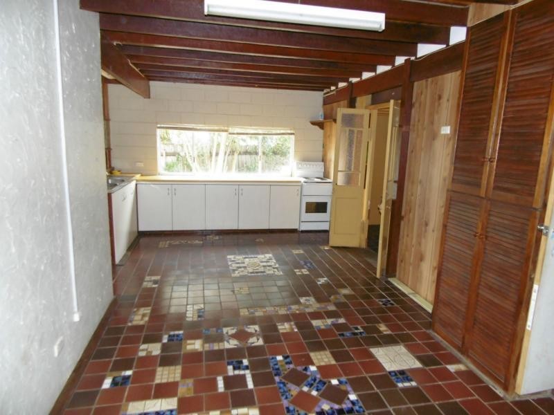 6 North Street, Childers QLD 4660