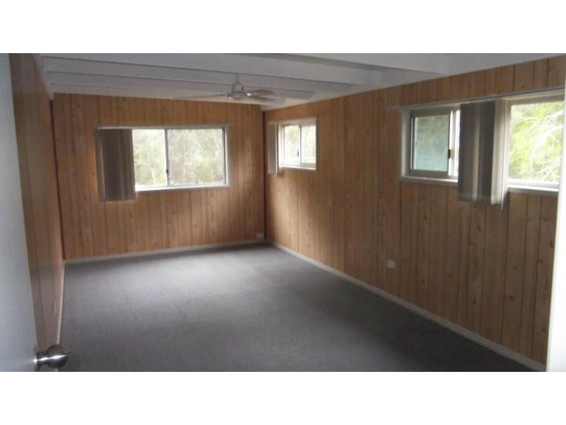 9 Charlton Street, Buxton QLD 4660