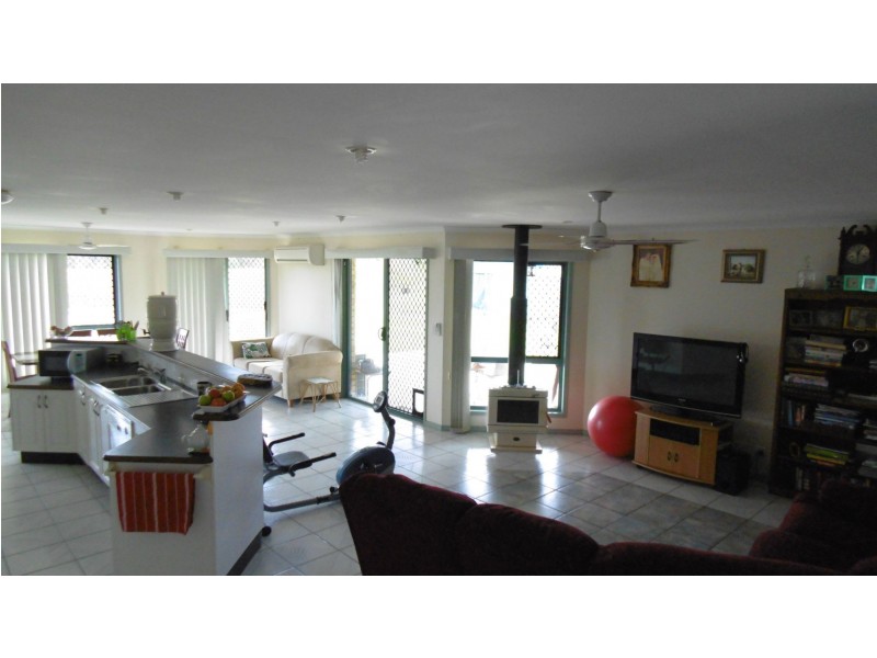 200 Rainbows Road, South Isis QLD 4660