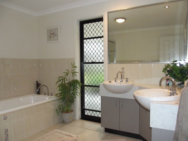 3 Talinga Court, Redridge QLD 4660