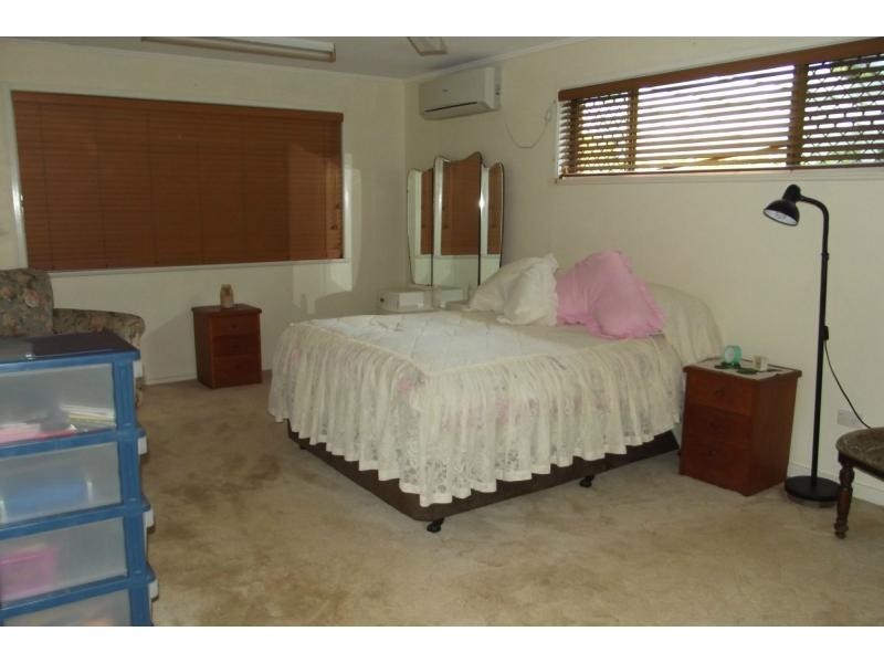 15 Cevn Street, Childers QLD 4660