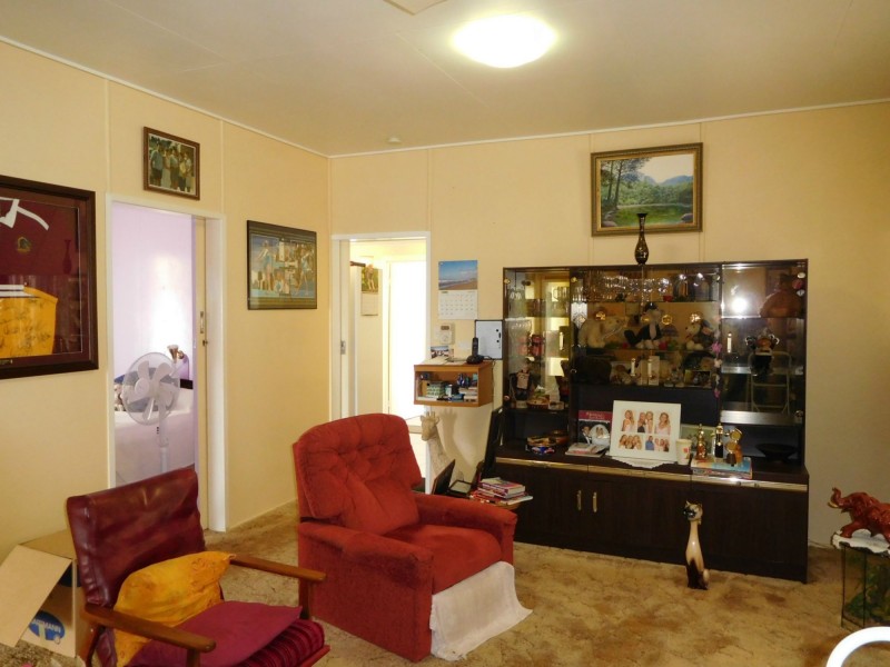 16 West Street, Childers QLD 4660