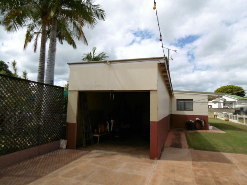 16 West Street, Childers QLD 4660