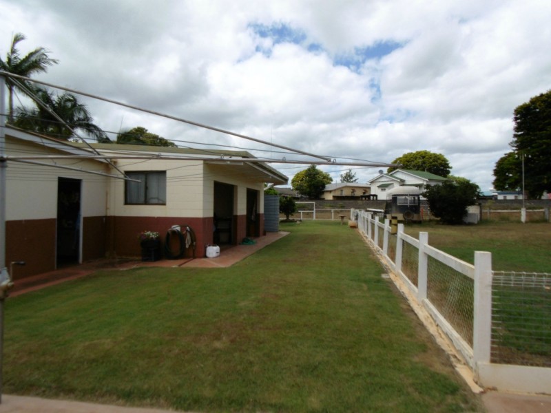 16 West Street, Childers QLD 4660