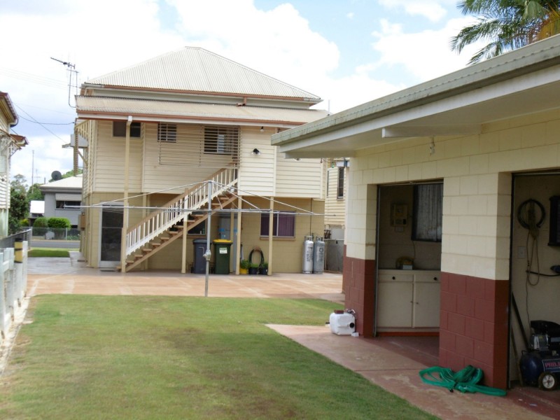 16 West Street, Childers QLD 4660