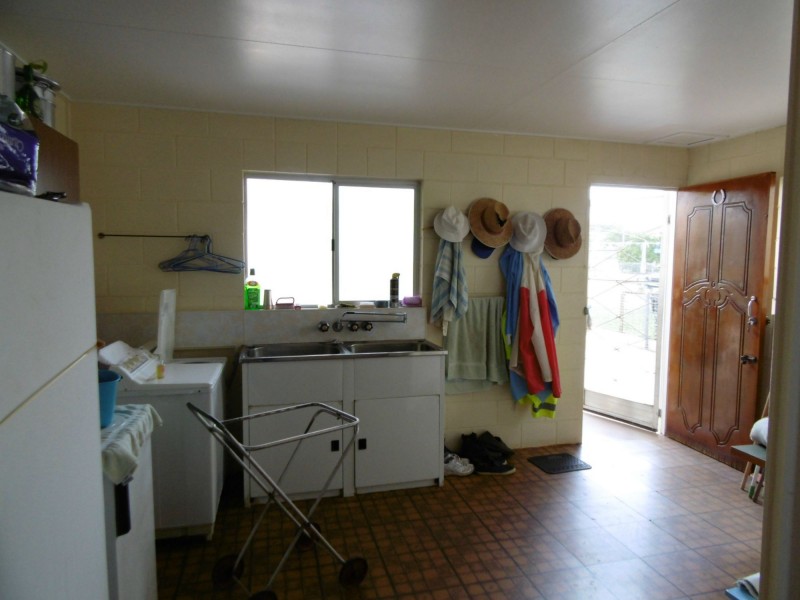 16 West Street, Childers QLD 4660