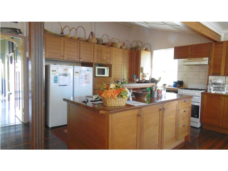 25 Nelson St St, Childers QLD 4660