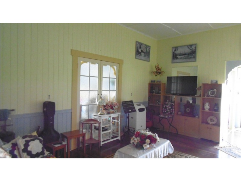 25 Nelson St St, Childers QLD 4660