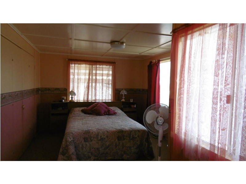 25 Nelson St St, Childers QLD 4660