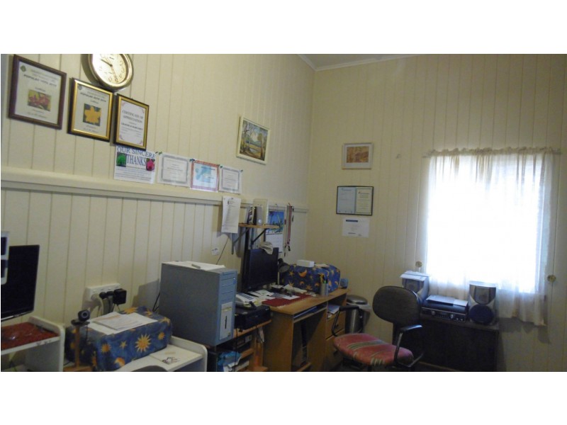 25 Nelson St St, Childers QLD 4660