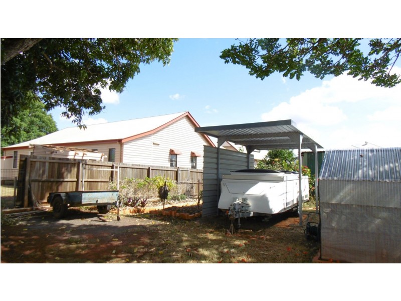 25 Nelson St St, Childers QLD 4660