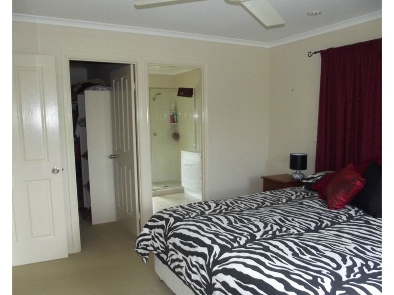 15 Yalla Lane, Redridge QLD 4660