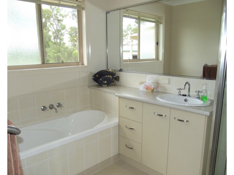 15 Yalla Lane, Redridge QLD 4660