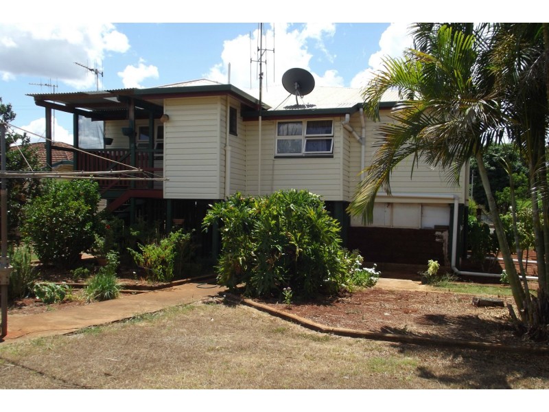 10 West Street, Childers QLD 4660