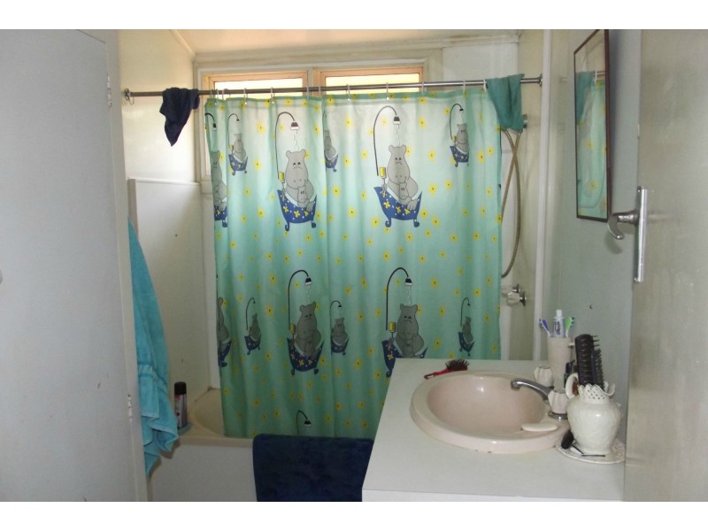 10 West Street, Childers QLD 4660