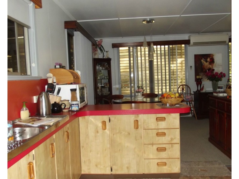 12 Elizabeth Street, Childers QLD 4660