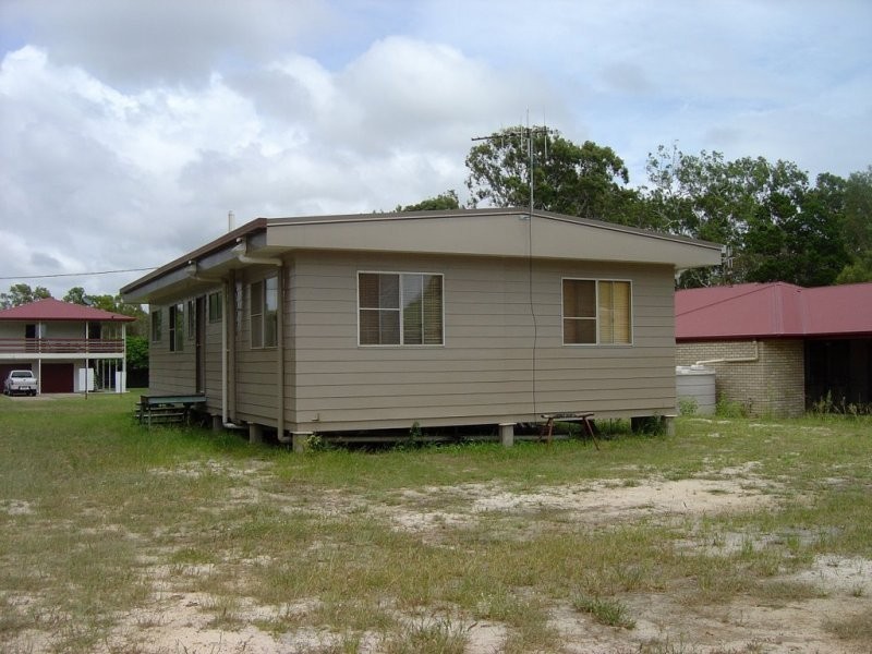 4 JACARANDA Court, Woodgate QLD 4660