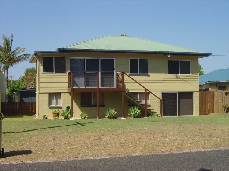 28 Esplanade Street, Woodgate QLD 4660