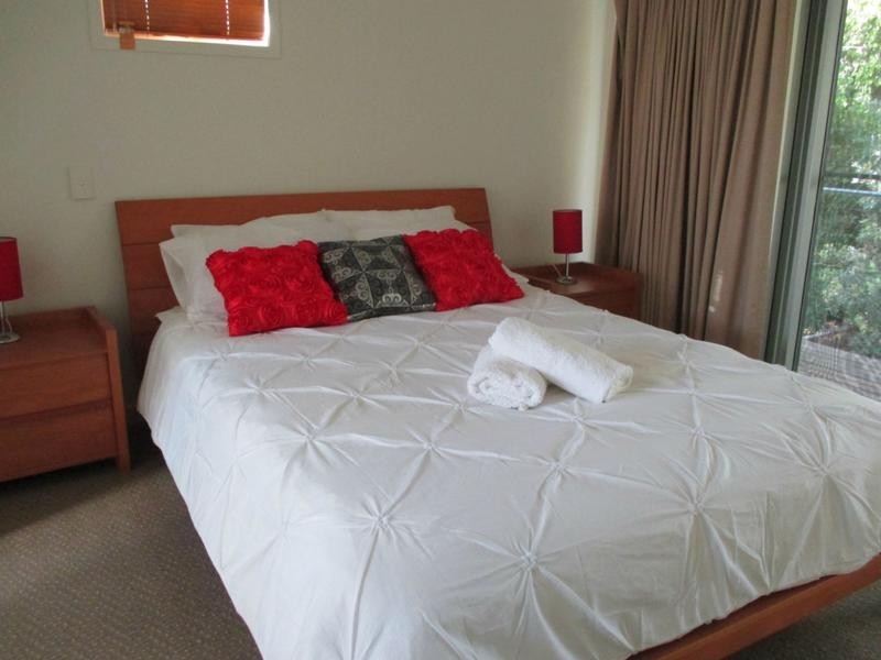 Unit Unit 3/1 Hussar Court, Woodgate QLD 4660