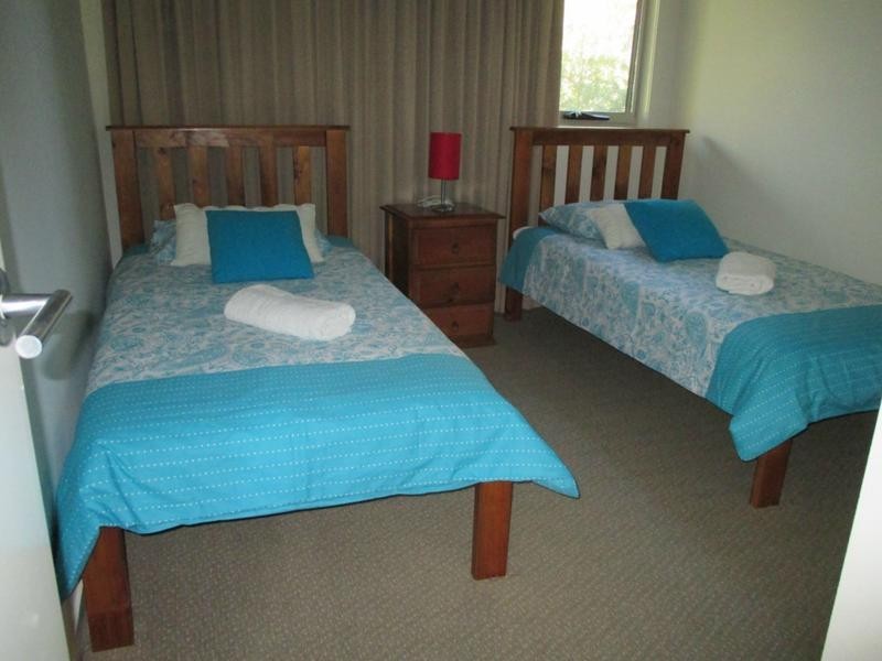 Unit Unit 3/1 Hussar Court, Woodgate QLD 4660