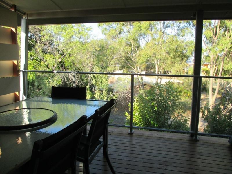 Unit Unit 3/1 Hussar Court, Woodgate QLD 4660