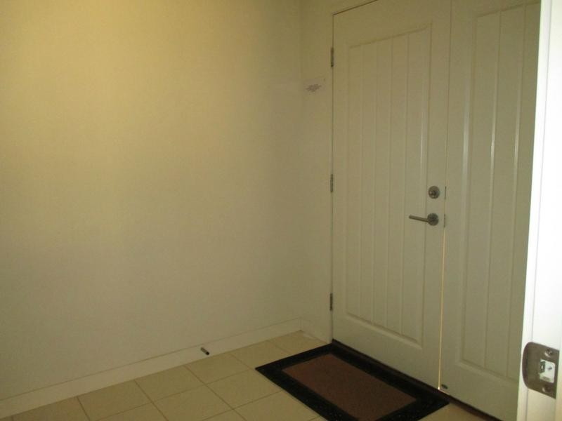 Unit Unit 3/1 Hussar Court, Woodgate QLD 4660