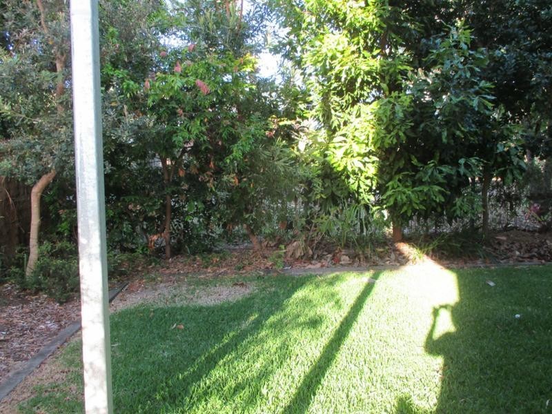 Unit Unit 3/1 Hussar Court, Woodgate QLD 4660